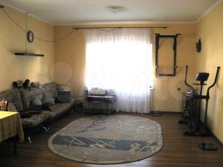 Дом 180,7 м² на участке 9,5 сот.