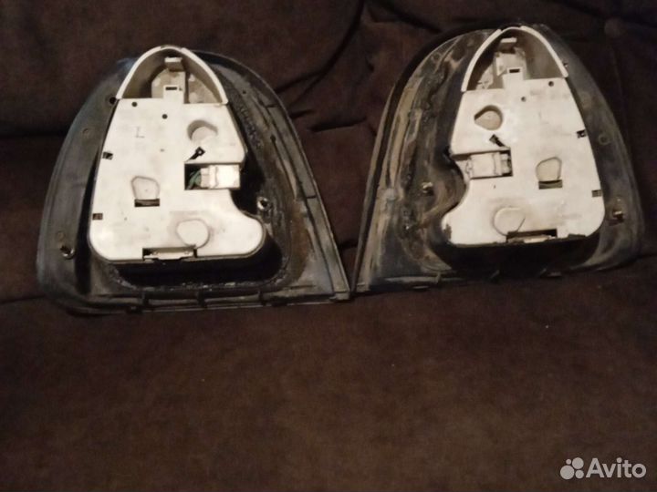 Задние фары на нисан санни в отличном состоянии