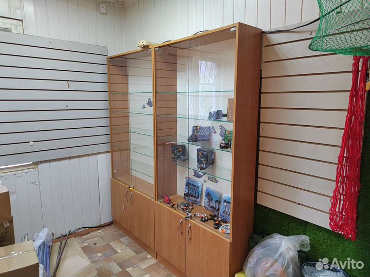 Торговые витрины и шкафы