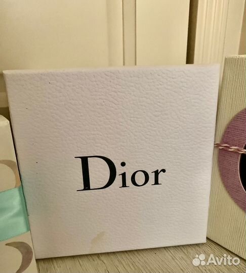 Подарочные коробки