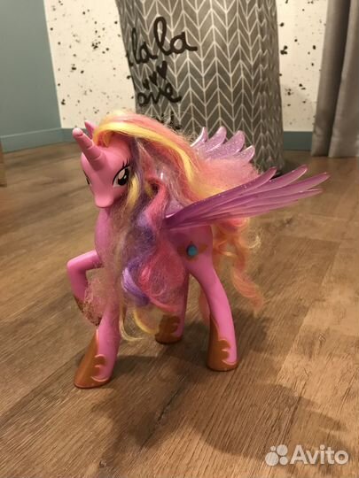 Пони принцесса Кэдэнс