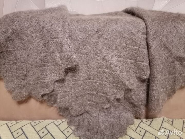 Пуховый платок шаль