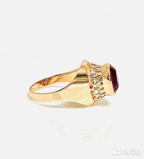 Золотое кольцо с корундом 583 проба
