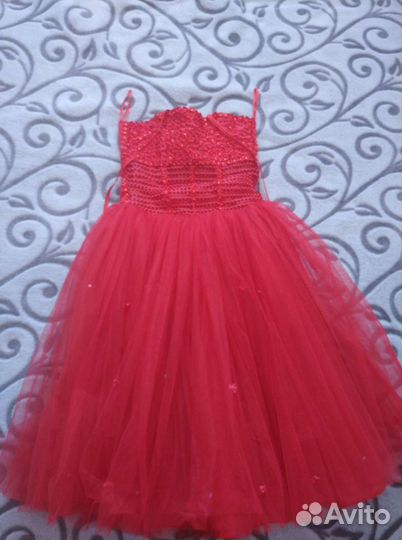 Платье для девочки красивое,на выпускной в садик
