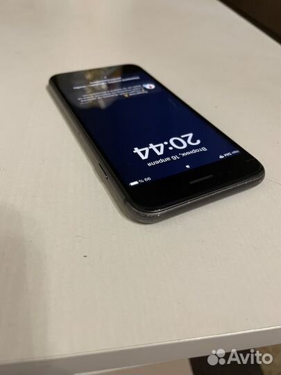 iPhone 8, 64 ГБ