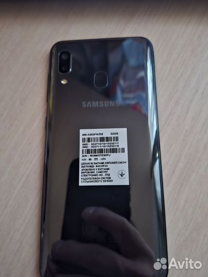 Samsung Galaxy A20, 3/32 ГБ