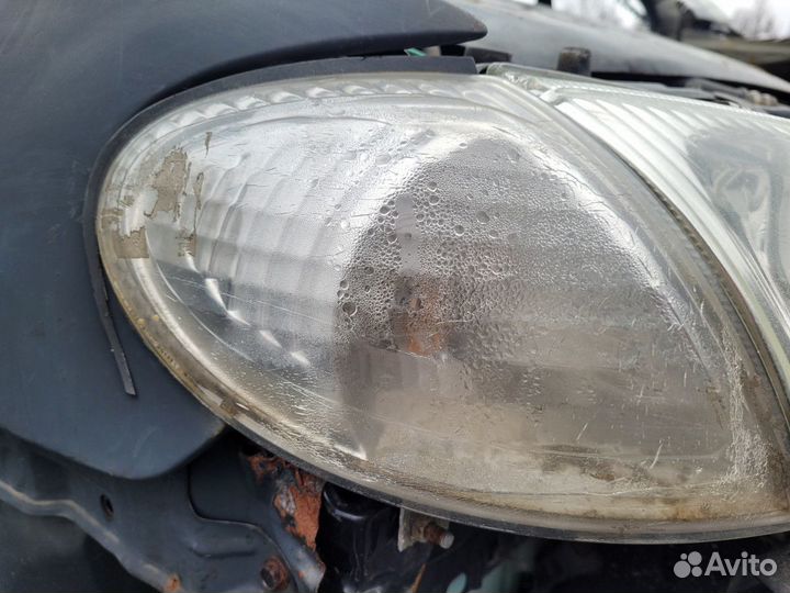 Фара правая на Nissan Almera N16