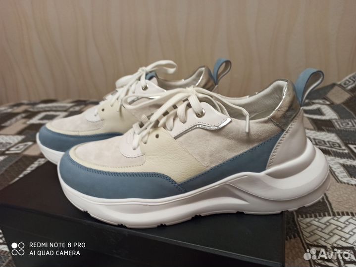 Кроссовки женские vitacci