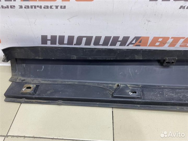 Накладка порога правая Мерседес W164 ML