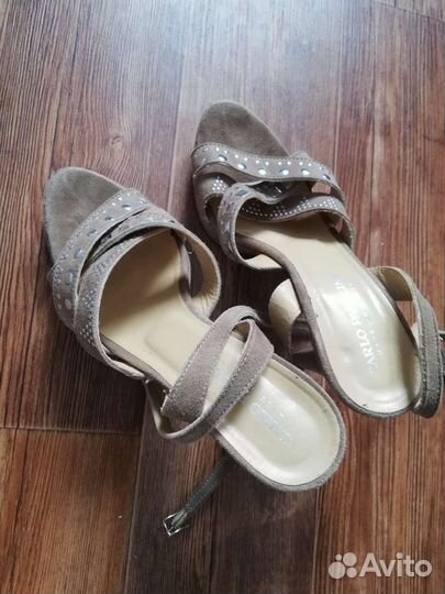 Босоножки 37