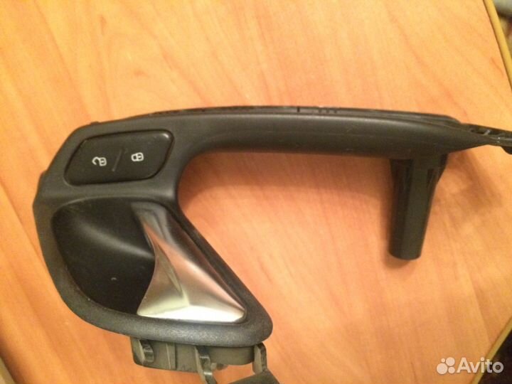 VW polo внутр ручка двери водителя с кнопкой