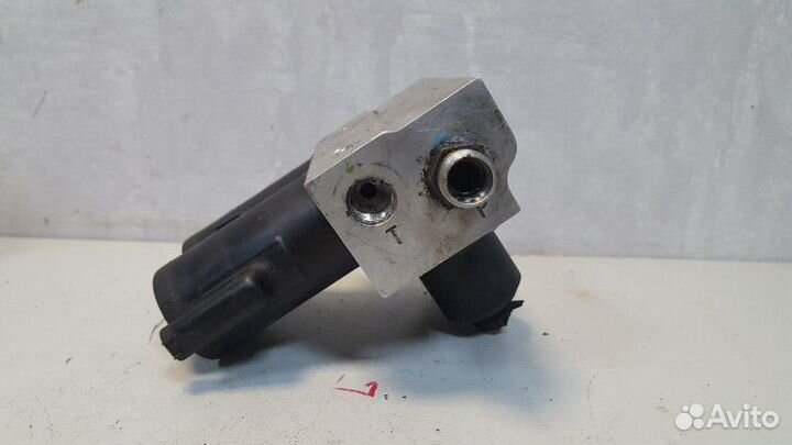 Блок клапанов гидроподвески задний Mercedes S600