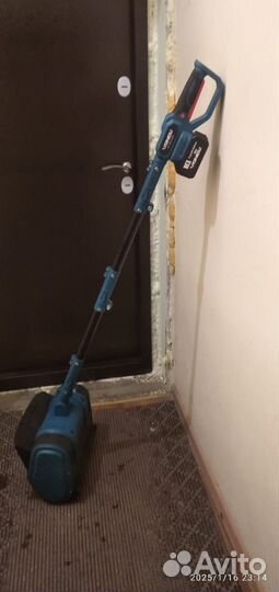 Снегоуборочная лопата