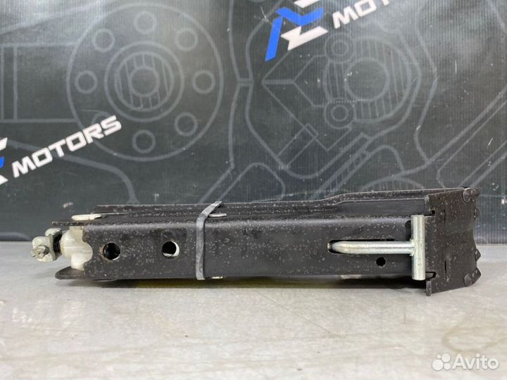 Домкрат Volkswagen Passat B6 BVY 2006