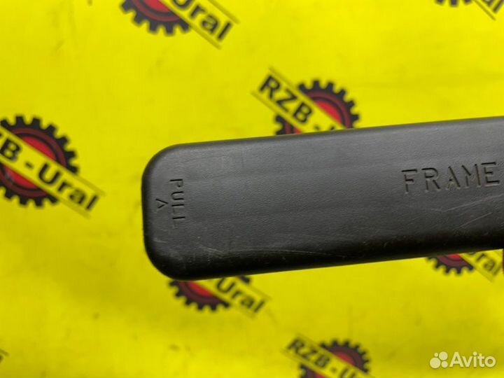 Накладка (кузов внутри) Toyota Auris E150 1.4 2008