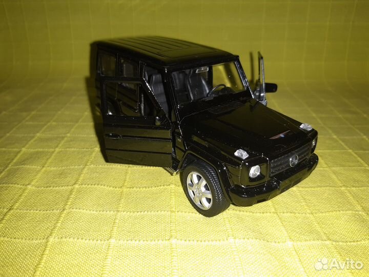 Машина Mercedes-Benz G-500