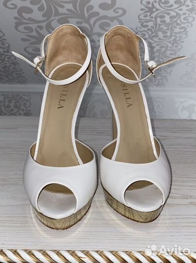 Туфли белые Lesilla