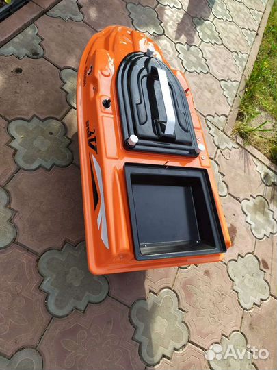 Прикормочный кораблик