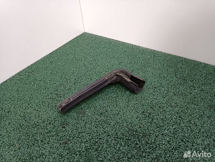 Уплотнитель капота правый Renault Fluence