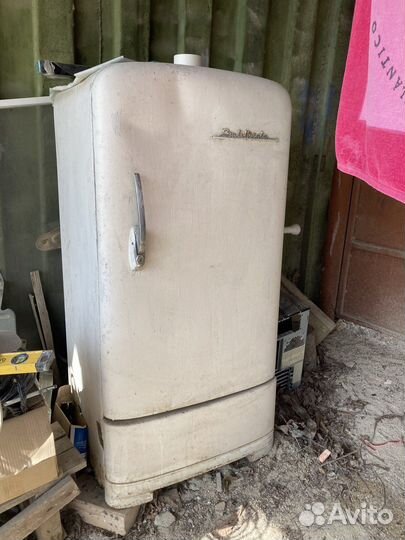Холодильник ЗИЛ