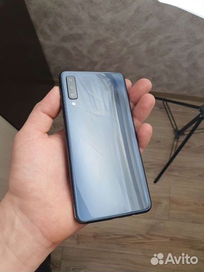 Телефон Samsung A7