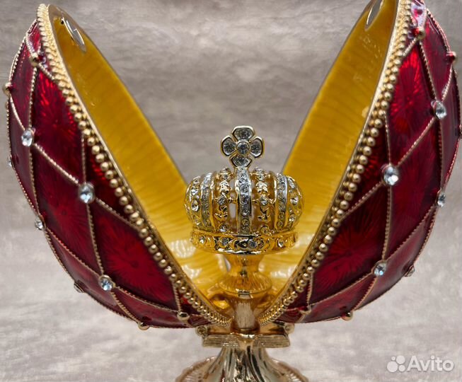 Яйцо Фаберже с короной Российской Империи