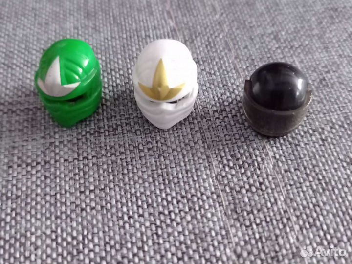 Lego аксессуары + шлема и головные уборы