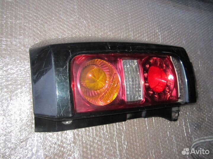 Стоп правый Nissan Elgrand E51