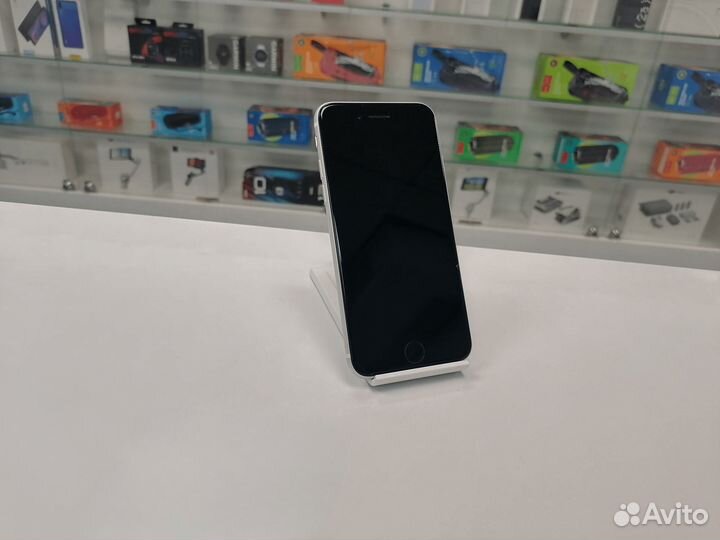 iPhone SE (2020), 128 ГБ