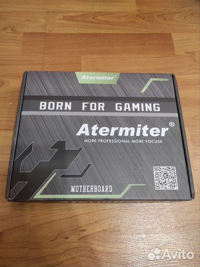 Материнская плата с процессором и памятью