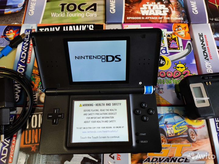 Nintendo DS Lite + игры 11 штук + зарядка и чехол