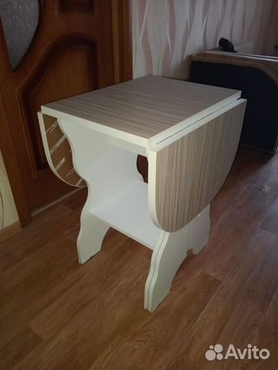 Кухонный стол