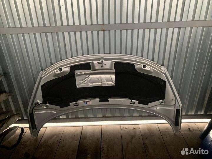 Kапот Пежо 207