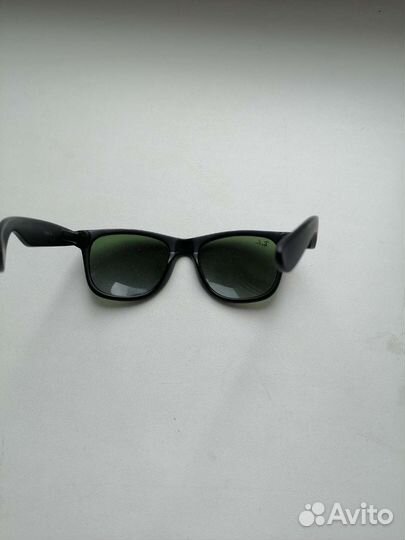 Солнцезащитные очки Ray Ban