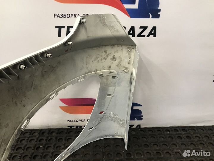 2033876 Облицовки фары правой Daf XF106