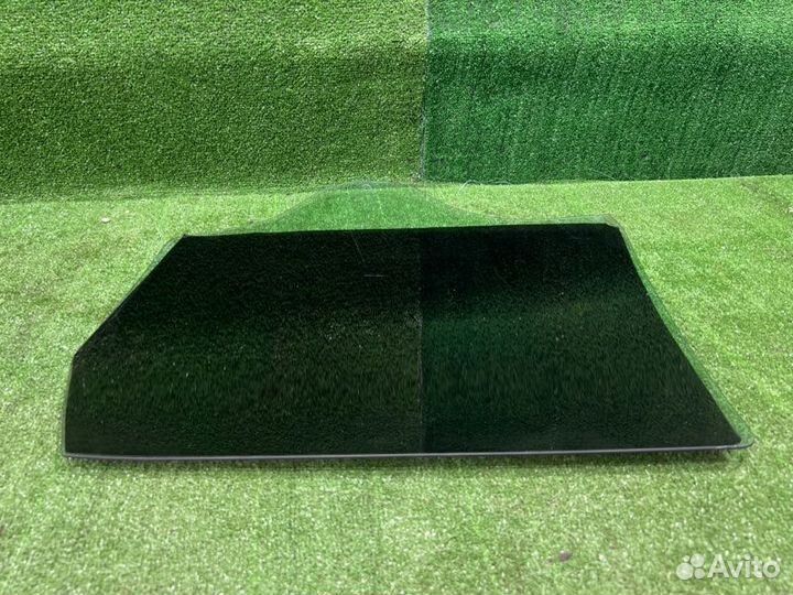 Стекло двери заднее правое Renault Duster