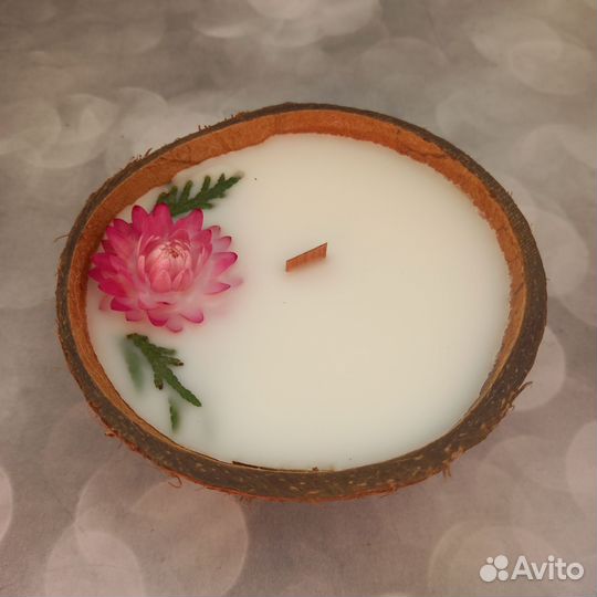 Свеча в кокосе