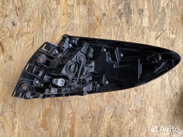 Фонарь внешний левый Toyota C-HR