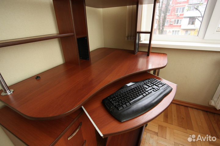 Компьютерный стол
