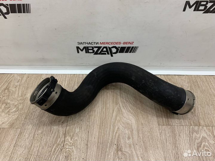 Патрубок интеркулера левый Mercedes w204 C 204