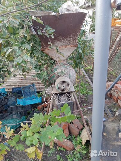 Крупорушка зернодробилка