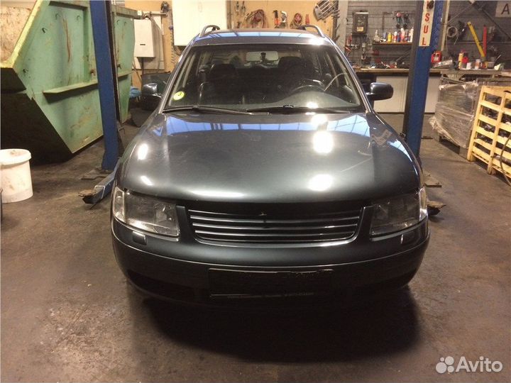 Разбор на запчасти Volkswagen Passat 5