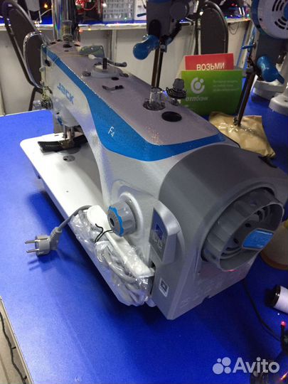 Прямострочная швейная машина Jack JK-F4(комплект)