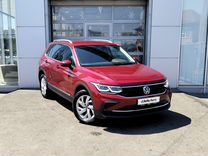 Volkswagen Tiguan 1.4 AMT, 2021, 39 001 км, с пробегом, цена 2 860 000 руб.