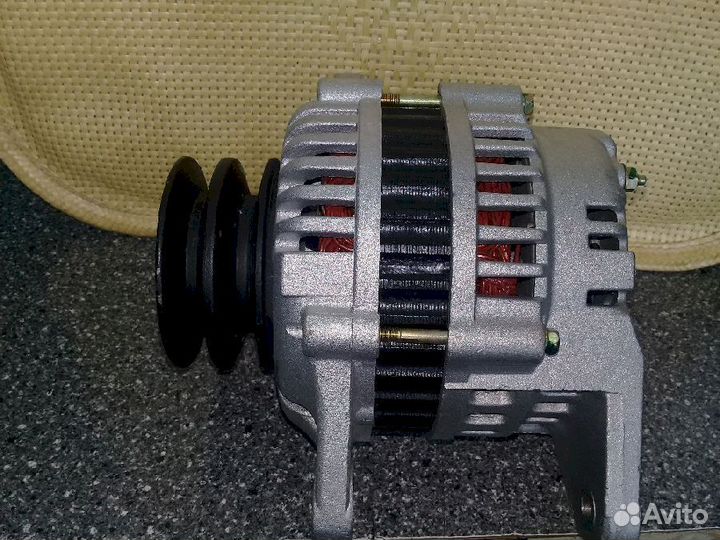 Генератор не оригинал новый Nissan Patrol Y60 2310