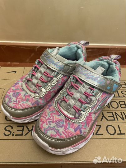 Кроссовки Skechers для девочки 27 размер