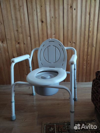 Санитарный стул для инвалидов