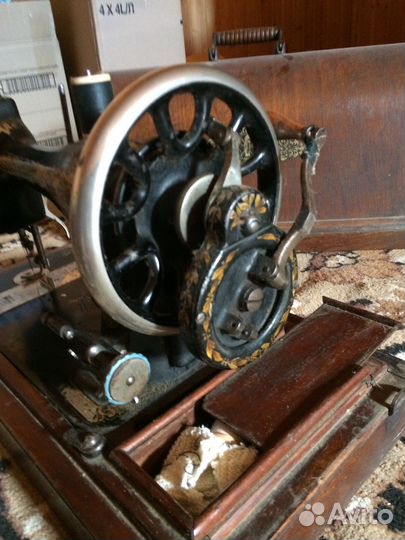 Швейная машинка зингер ручная