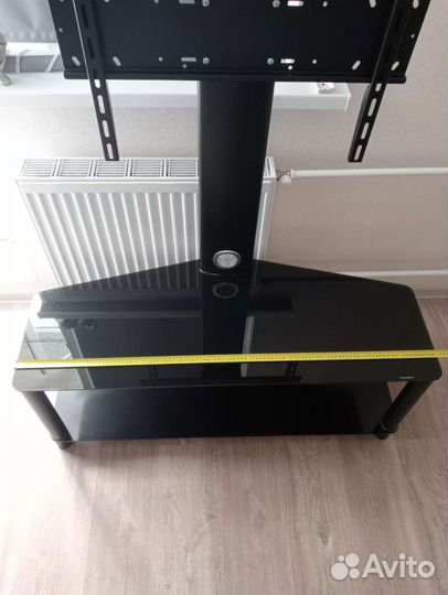 Стеклянная тумба под тв