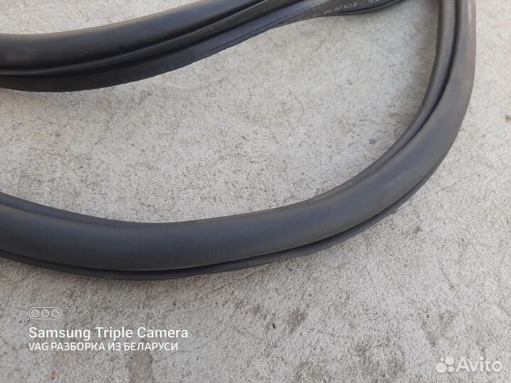 Уплотнитель двери передней правой VW tiguan 2019